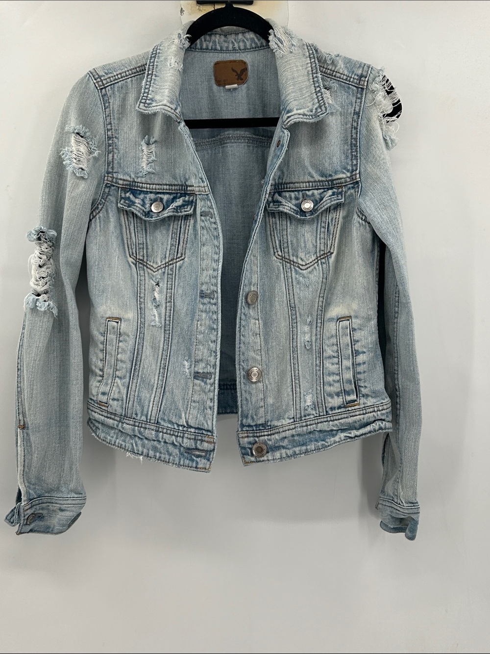 American Eagle Y2K Distressed Jean Jacket Size Small Light Wash